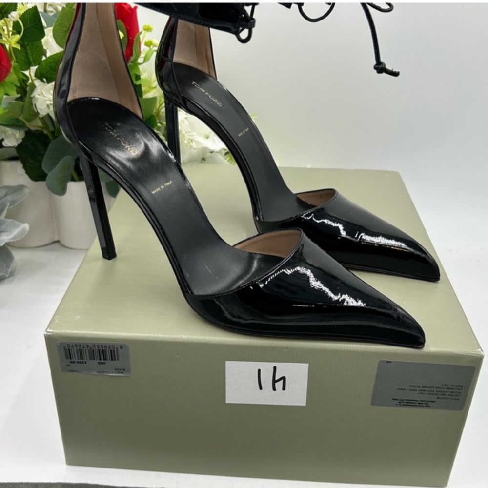 Tom Ford patent leather woman's ankle tie 105mm Black Heels. Size 11.5